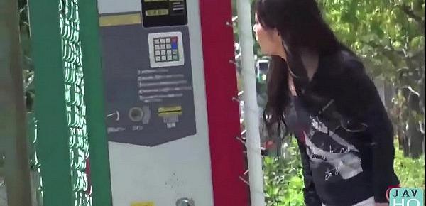  Japanese Power Pissing in Public